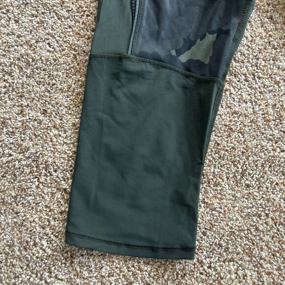 Lululemon Size 6 Leggings - Picture 2 of 8